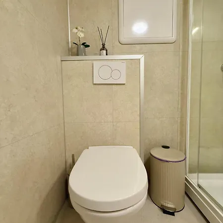 דירה Modern Two Bedroom In Prime Location טרומסה