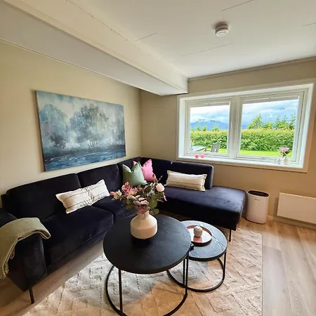 Modern Two Bedroom In Prime Location * טרומסה