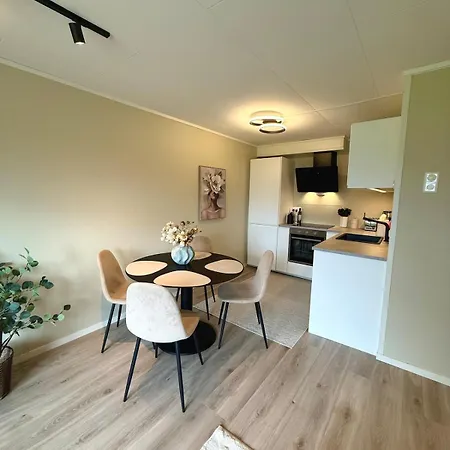 Modern Two Bedroom In Prime Location דירה